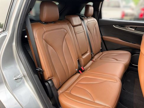 Used 2022 Lincoln Nautilus Reserve w/ Luxury Package AWD/4WD image 22