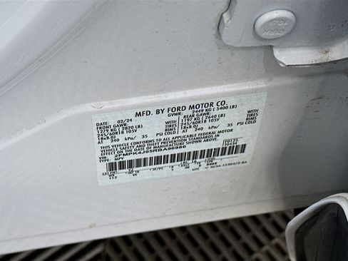 Used 2024 Ford Edge SEL image 12