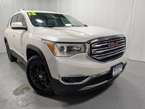 Used 2018 GMC Acadia SLT FWD image 2