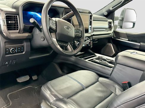 Used 2025 Ford F450 Platinum w/ FX4 Off-Road Package AWD/4WD image 7