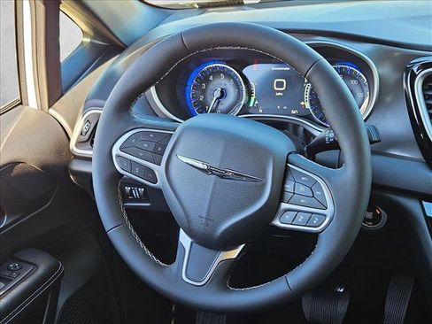 New 2026 Chrysler Voyager LX image 11