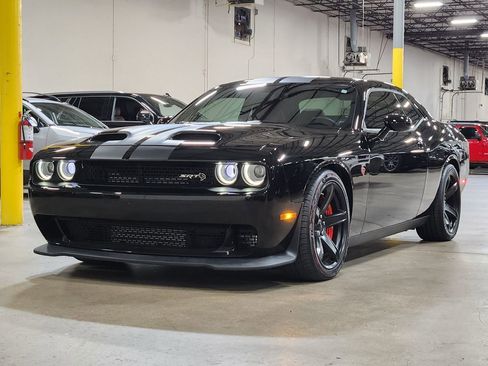 Used 2021 Dodge Challenger SRT Hellcat Redeye image 5