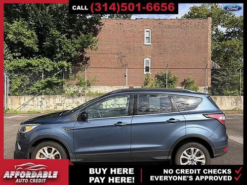 Used 2018 Ford Escape SE w/ SE Sync 3 Package FWD image 2