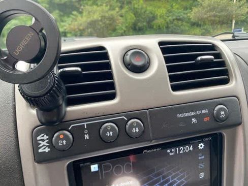 Used 2011 Chevrolet Colorado W/T AWD/4WD image 32