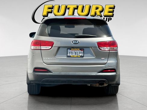 Used 2017 Kia Sorento FWD w/ LX Convenience Package image 5