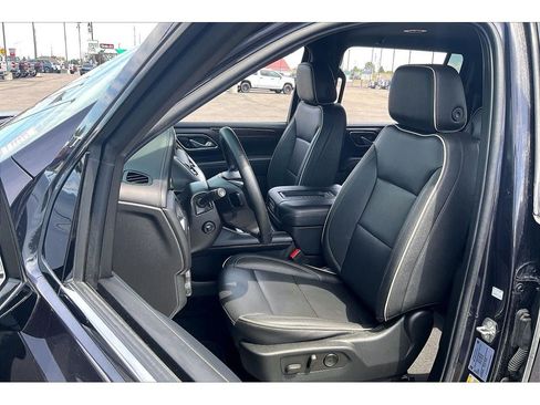 Used 2024 Chevrolet Suburban Premier w/ Max Trailering Package AWD/4WD image 27
