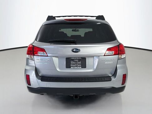 Used 2011 Subaru Outback 2.5i Premium w/ All-Weather Pkg AWD/4WD image 6