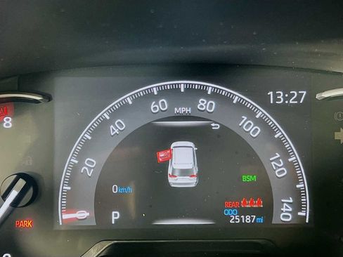 Used 2025 Toyota RAV4 XLE AWD/4WD image 12