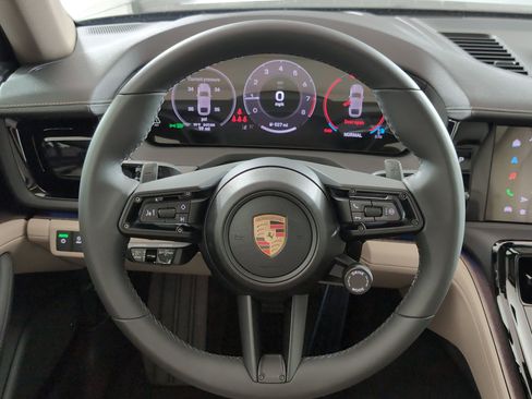 Certified 2025 Porsche Panamera image 27