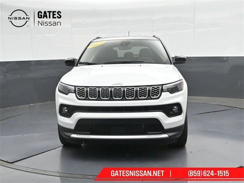 Used 2024 Jeep Compass Limited image 5