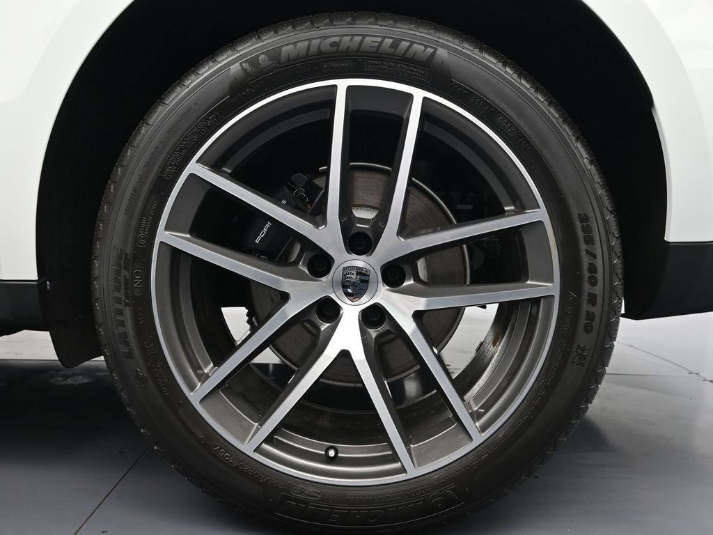 Certified 2026 Porsche Macan AWD/4WD image 26
