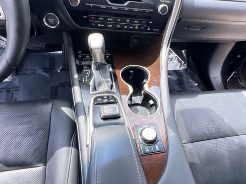Used 2019 Lexus RX 350 AWD w/ Navigation Package image 30