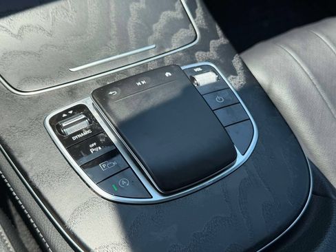 Used 2022 Mercedes-Benz E 350 4MATIC Sedan image 38