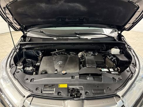 Used 2019 Toyota Highlander XLE image 15
