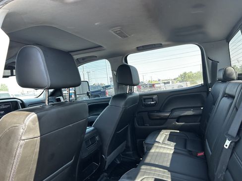 Used 2018 GMC Sierra 2500 Denali w/ Duramax Plus Package AWD/4WD image 10