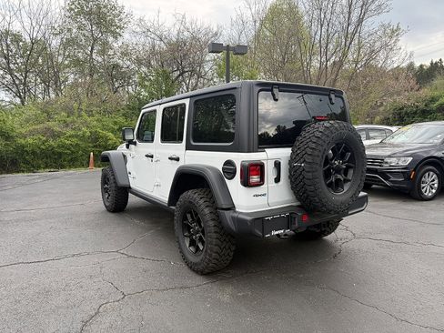 Used 2025 Jeep Wrangler Willys AWD/4WD image 4