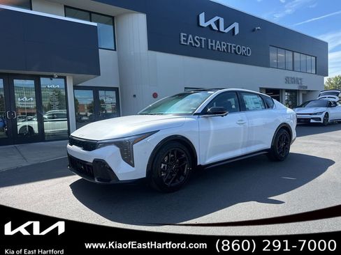 New 2025 Kia K4 GT-Line Turbo image 1