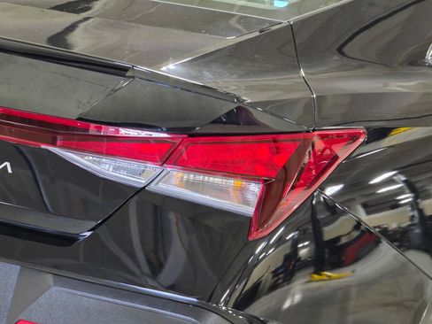 Certified 2025 Hyundai Elantra Sport image 12