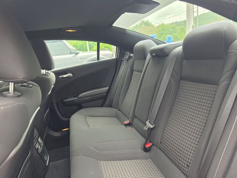 Used 2019 Dodge Charger SXT w/ Blacktop Package AWD/4WD image 13