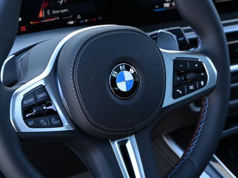 New 2026 BMW X5 M60i image 22