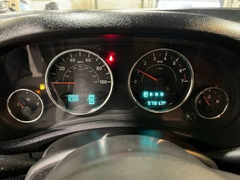 Used 2017 Jeep Wrangler Unlimited Sport w/ Quick Order Package 24S AWD/4WD image 28