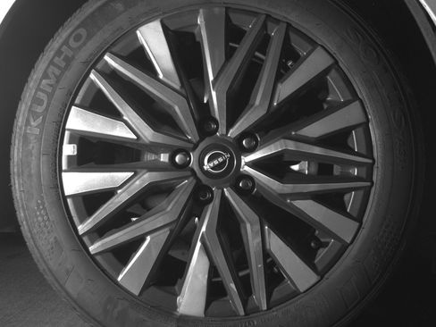 Used 2025 Nissan Altima 2.5 SV image 13