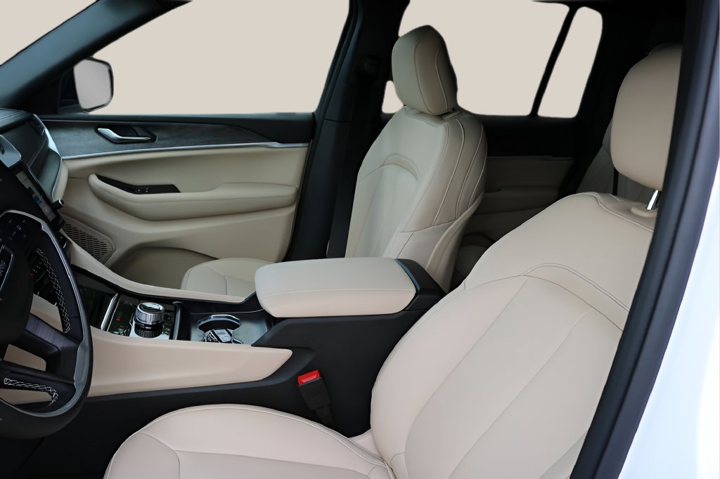 New 2026 Jeep Grand Cherokee Limited RWD image 11