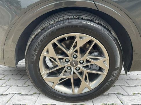 Used 2025 Genesis GV70 2.5T AWD/4WD image 13