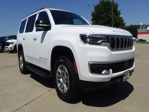 Certified 2024 Jeep Wagoneer 4WD image 36