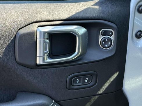 Used 2022 Jeep Wrangler Unlimited Sahara w/ Safety Group image 14