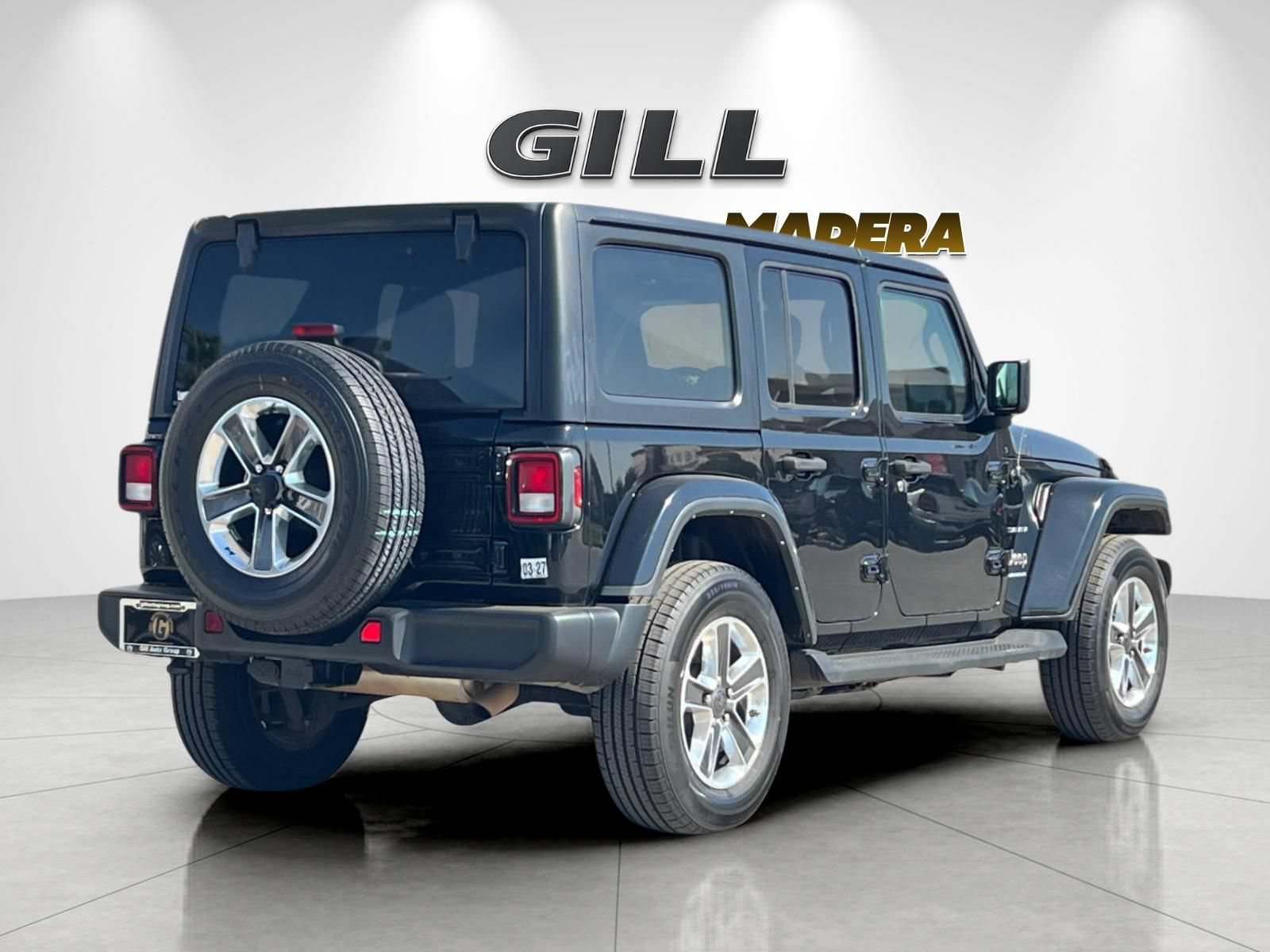 Used 2023 Jeep Wrangler Unlimited Sahara w/ Cold Weather Group AWD/4WD image 3