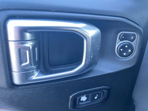 Used 2018 Jeep Wrangler Sport S image 14