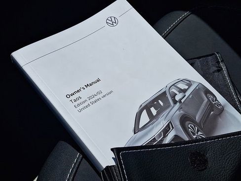 Certified 2024 Volkswagen Taos SE image 26