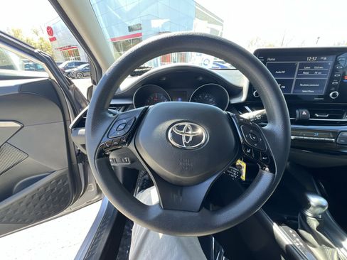Used 2020 Toyota C-HR LE image 16