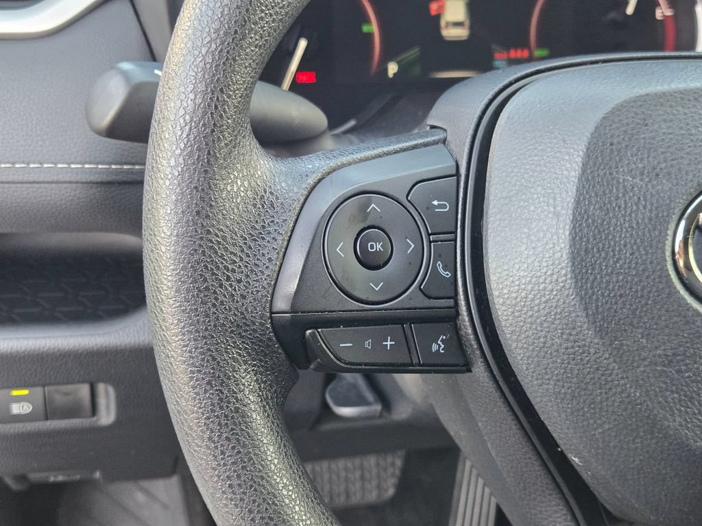 Used 2025 Toyota RAV4 XLE FWD image 23