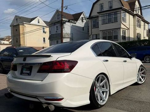 Used 2017 Honda Accord Sport Special Edition image 6