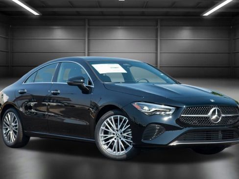 Used 2025 Mercedes-Benz CLA 250 4MATIC image 4