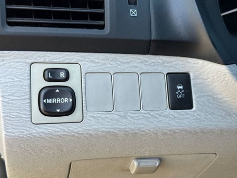 Used 2009 Toyota Venza image 17