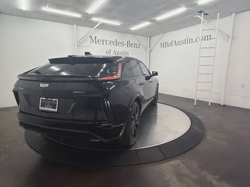 Used 2024 Cadillac Lyriq Sport AWD/4WD image 7