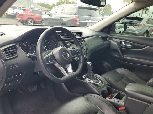 Used 2019 Nissan Rogue SL w/ Premium Package image 14