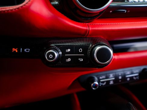 Used 2020 Ferrari 812 Superfast RWD image 88