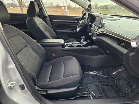 Used 2023 Nissan Altima 2.5 SV image 6