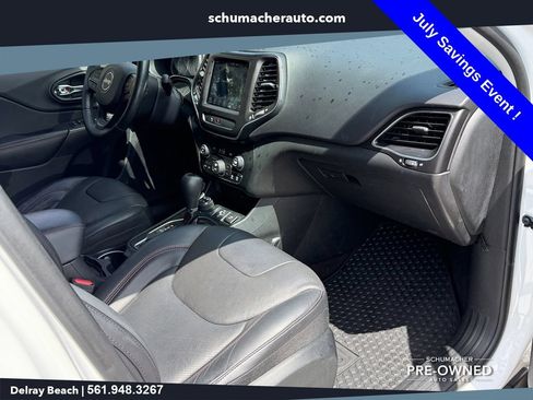 Used 2019 Jeep Cherokee Trailhawk AWD/4WD image 18
