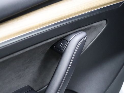 Used 2023 Tesla Model 3 Standard Range RWD image 27