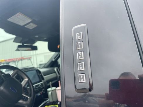 Used 2022 Ford F250 Lariat w/ Black Appearance Package AWD/4WD image 12
