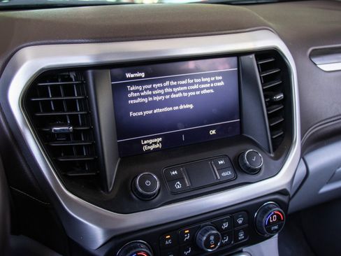 Used 2023 GMC Acadia SLT image 15