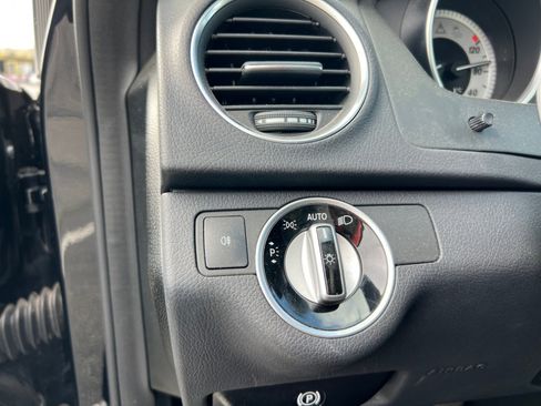 Used 2013 Mercedes-Benz C 250 Coupe image 17