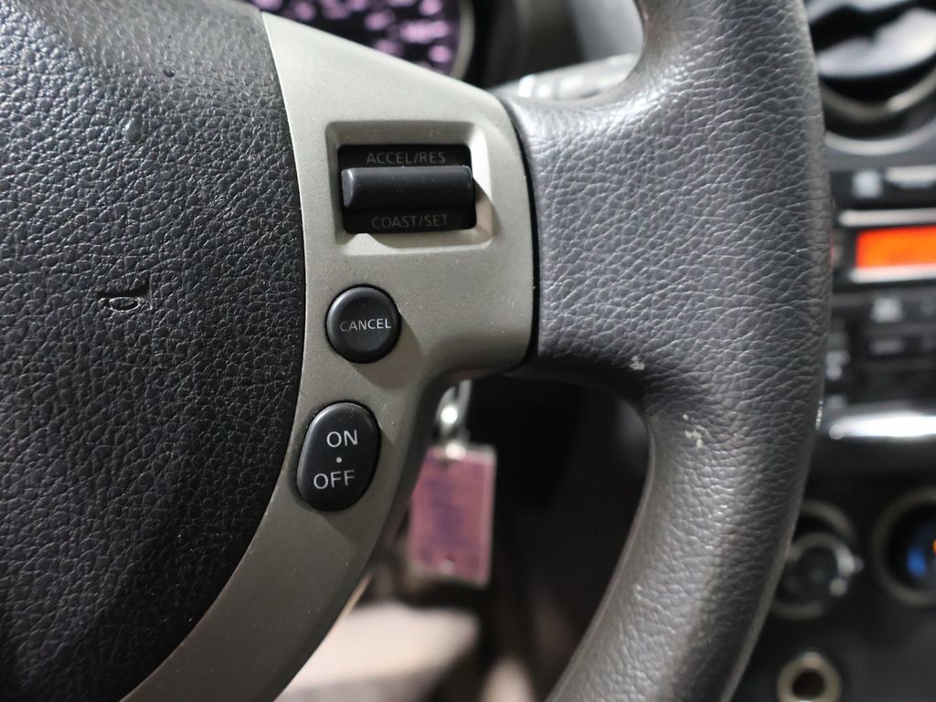 Used 2013 Nissan Rogue S AWD/4WD image 30