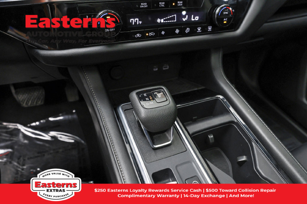 Used 2023 Nissan Pathfinder SV w/ SV Premium Package AWD/4WD image 14
