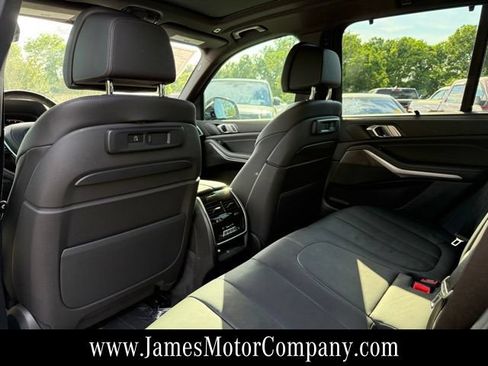 Used 2022 BMW X5 xDrive40i w/ Executive Package AWD/4WD image 17